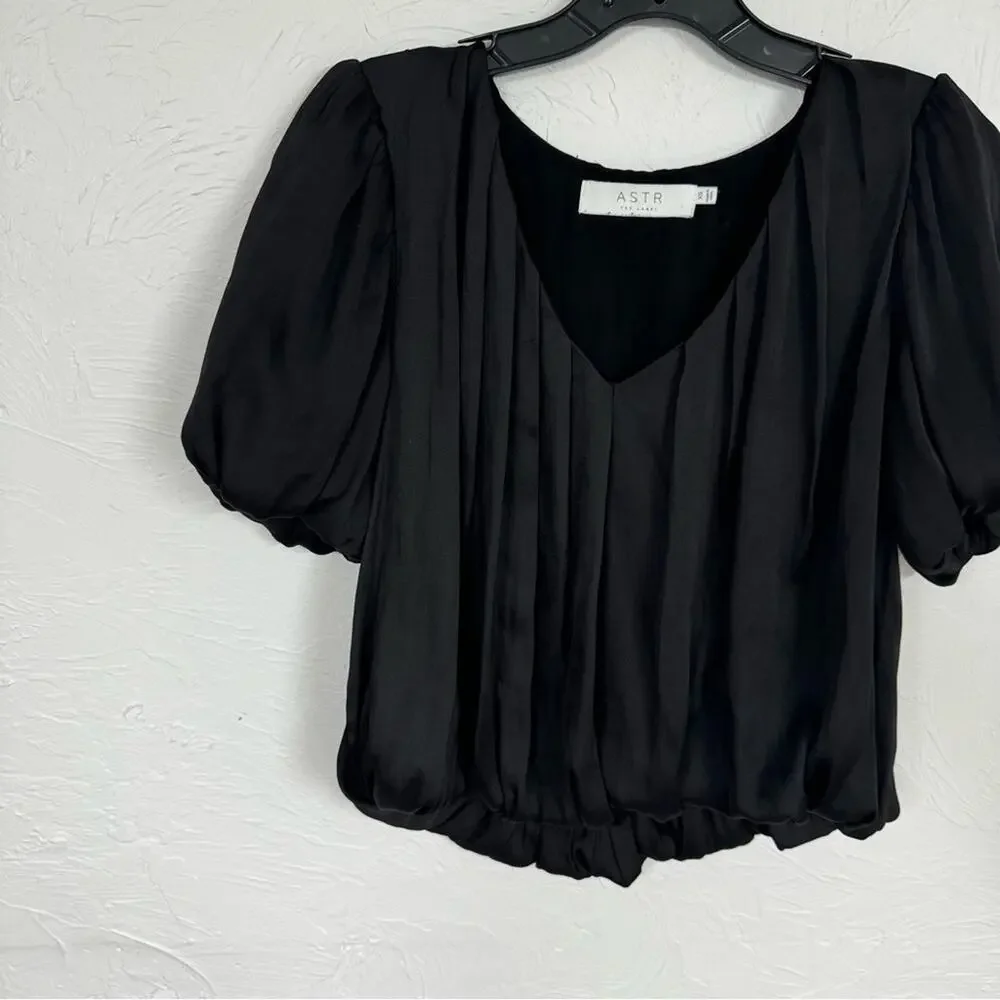 Astr The Label Satin Short Sleeve Blouse Womens XS Bubble Hem Puff Sleeve Shirt